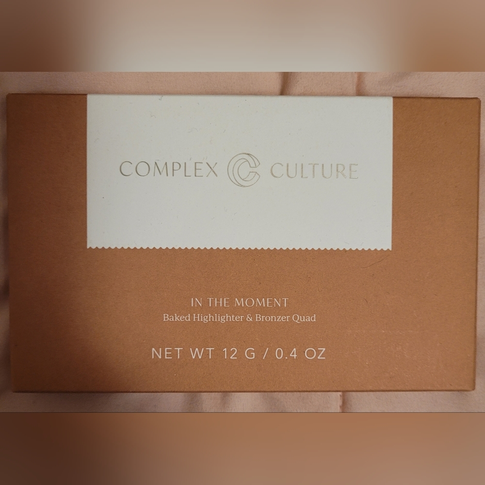 NIB Complex Culture In the Moment Baked Highlighter and Bronzer Quad